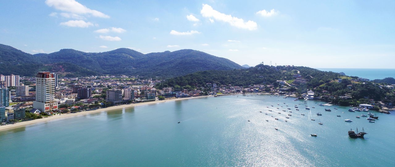 Apartamento em Construção em Itapema/SC com 185,70m² área privativa sendo 4 suítes, 3 vagas de garagem área de lazer completa