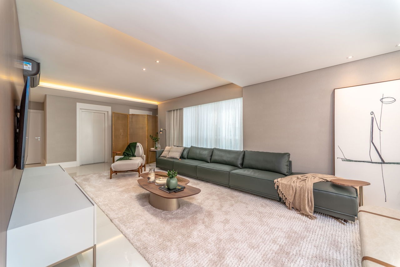 Apartamento de Luxo pronto à Venda no Centro de Balneário Camboriú-SC: 4 Quartos, 4 Suítes, 5 Banheiros, 4 Vagas de Garagem, 237m² de Área