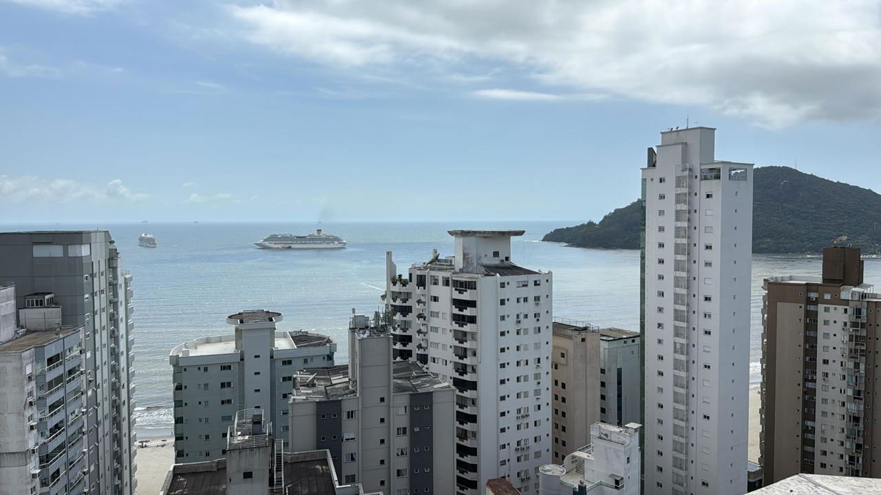 Apartamento Pronto Para morar em Balneário Camboriú/SC com 300m² área privativa sendo 4 suítes, 5 vagas de garagem, lazer completo