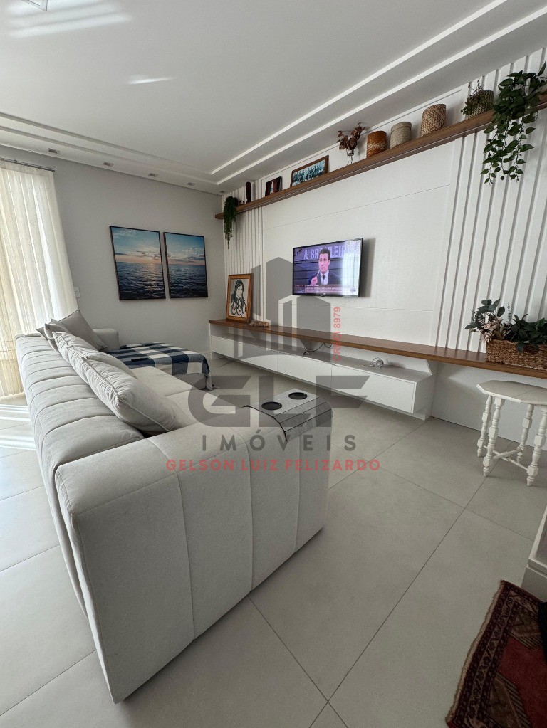 Apartamento de Alto Padrão na cidade de Itapema/SC, no bairro Meia Praia, com 4 Suítes sendo 01 máster com hidromassagem e 3 Vagas de Garagem.