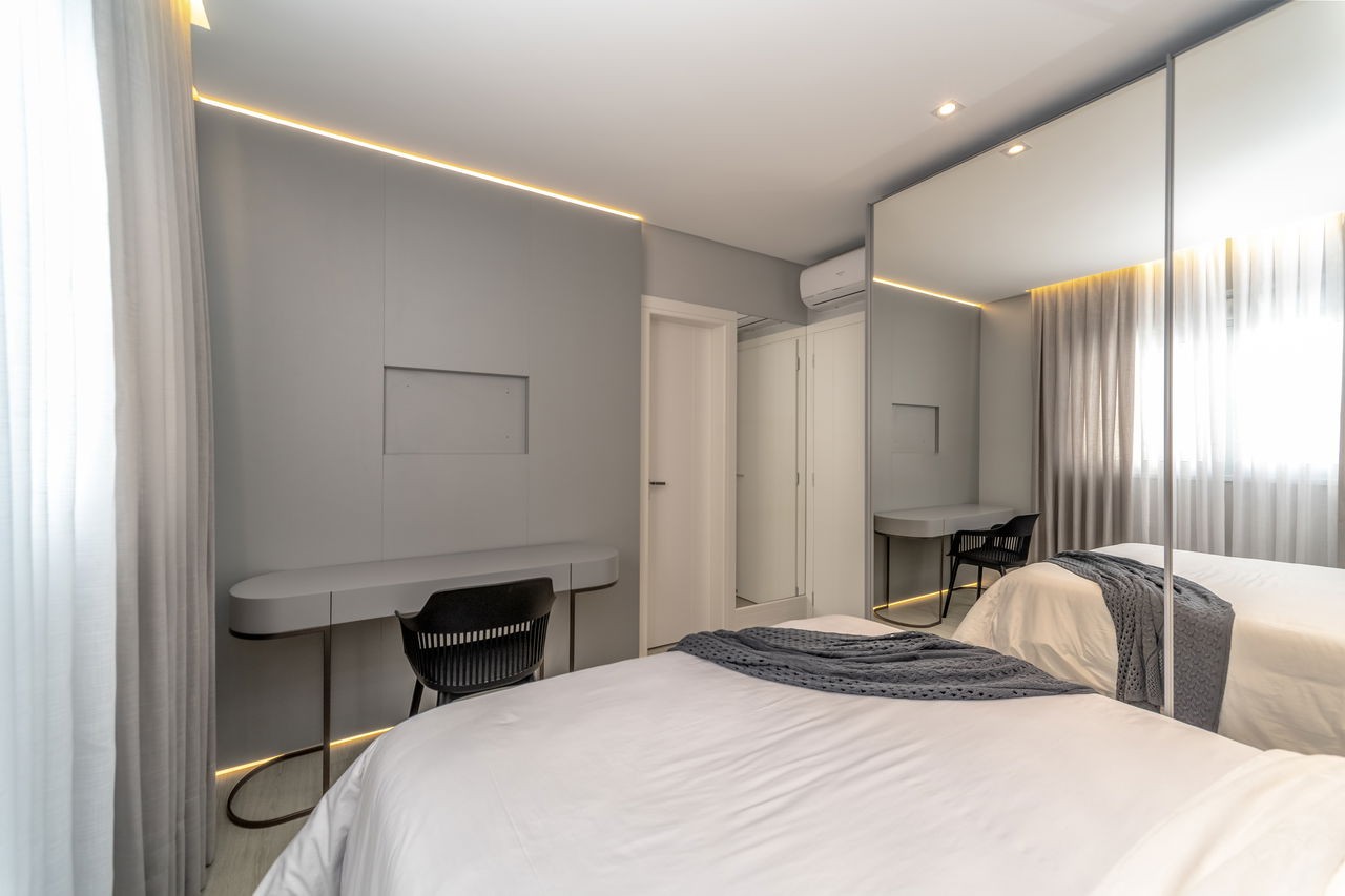 Apartamento de luxo pronto no Centro de Balneário Camboriú-SC: 4 quartos, 4 suítes, 5 banheiros, 4 vagas de garagem, 237m²