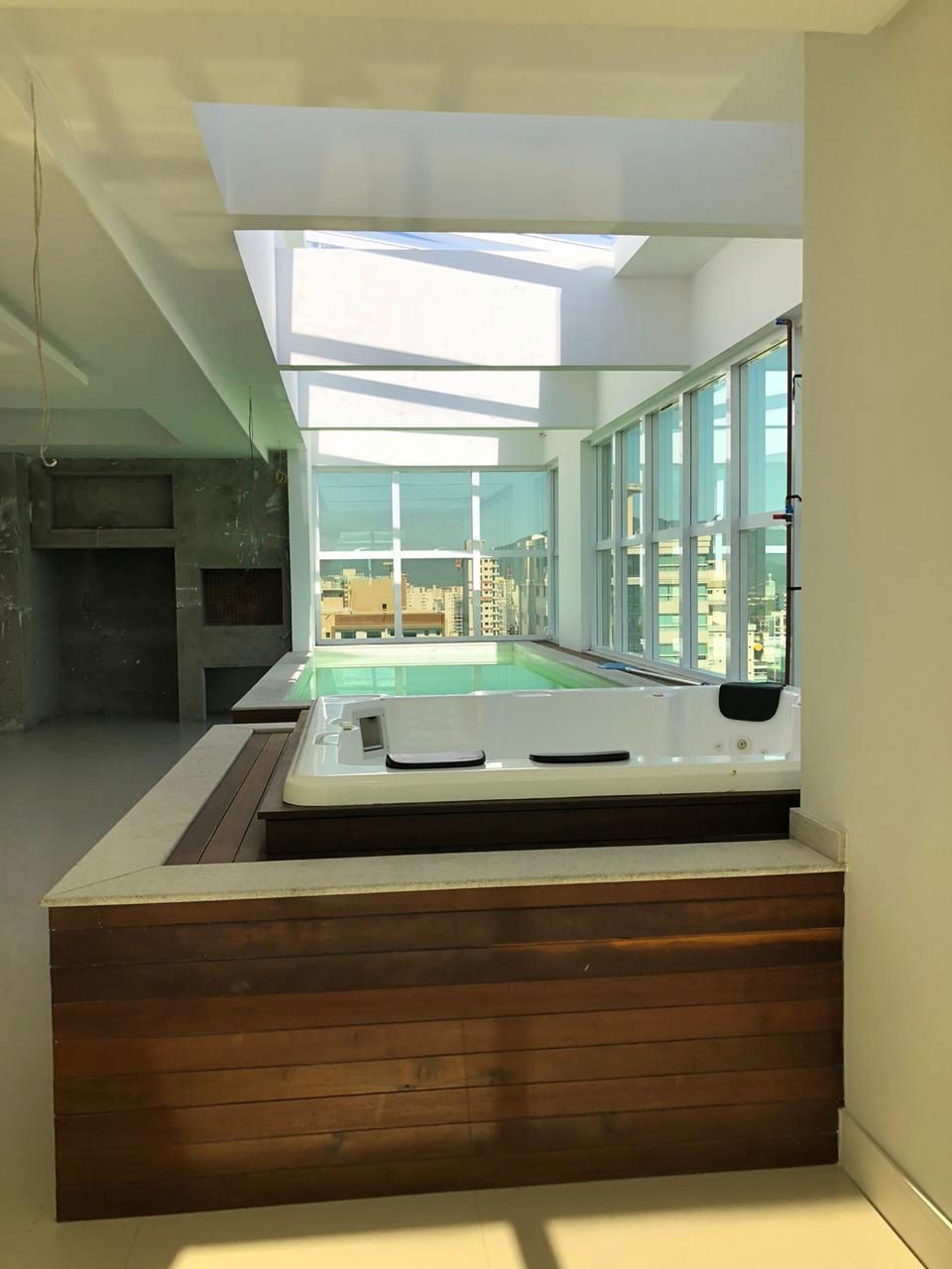 Apartamento Pronto em Itapema/SC bairro Meia Praia, com 417,09m² área privativa não perca essa oportunidade