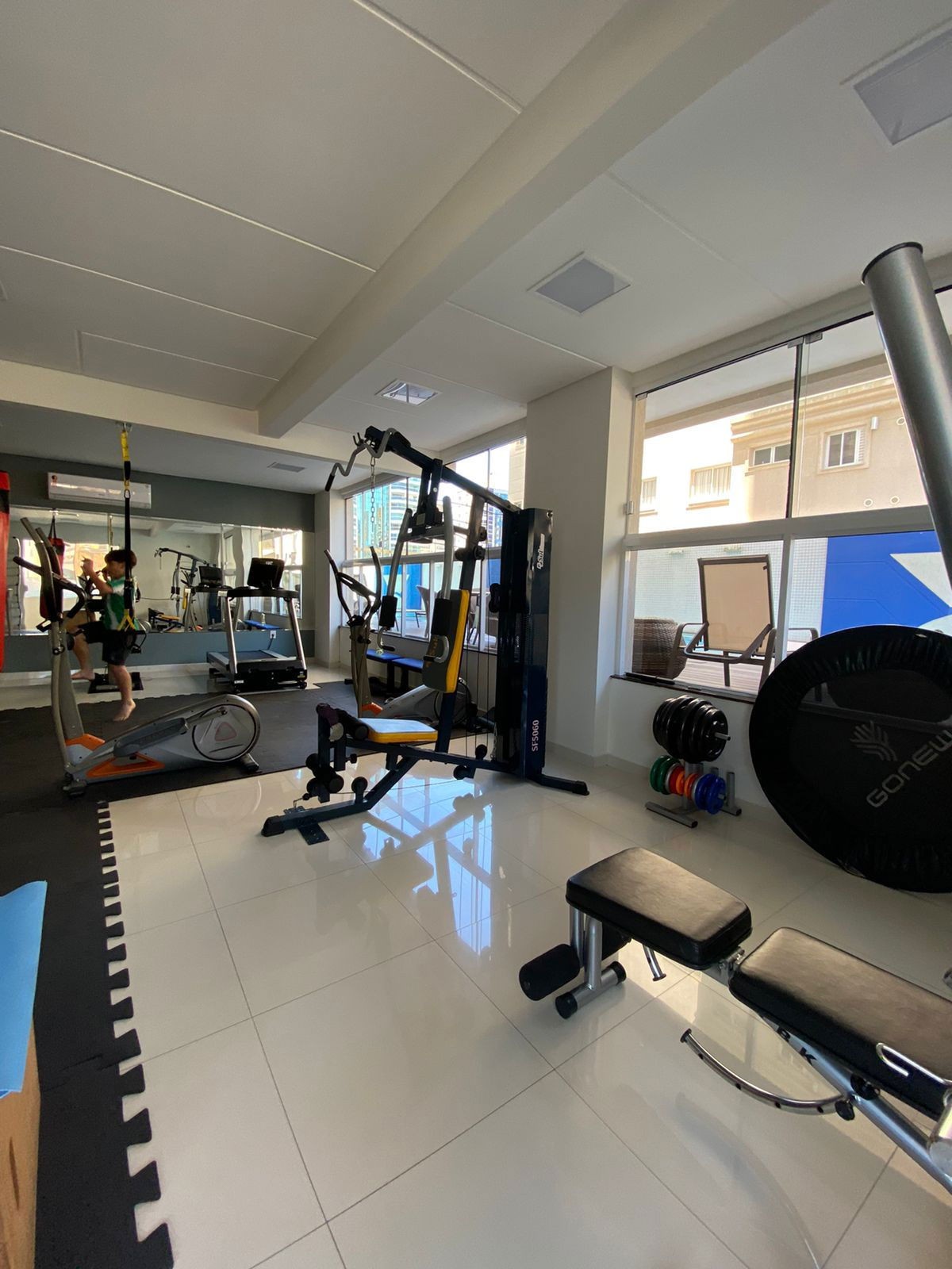 Apartamento Pronto em Itapema/SC com 268,27m² área privativa sendo, 4 suítes, 2 vagas de garagem, área de lazer completa