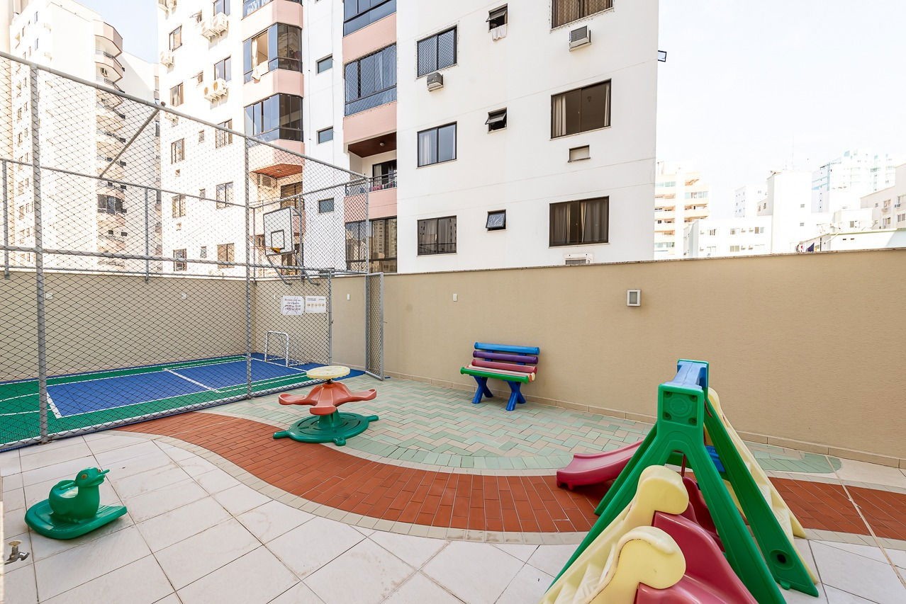 Sala comercial na cidade de Balneário Camboriú/SC no bairro Centro, com 109m² e 1 Vaga de Garagem.