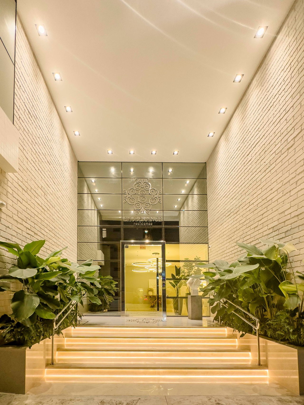 Apartamento de Luxo pronto no Centro de Balneário Camboriú-SC: 03 Quartos, 3 Suítes, 4 Banheiros, 3 Vagas, 135,60m².