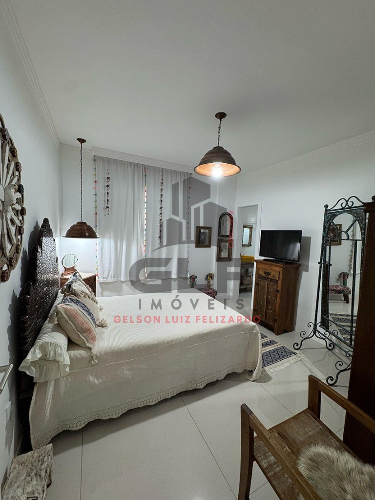 Apartamento de Alto Padrão na cidade de Itapema/SC, no bairro Meia Praia, com 3 Suítes e 2 Vagas de Garagem. Localização Privilegiada.