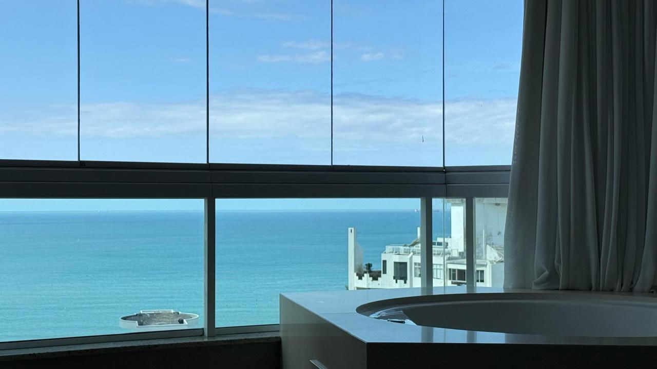 Apartamento Pronto Para morar em Balneário Camboriú/SC com 300m² área privativa sendo 4 suítes, 5 vagas de garagem, lazer completo