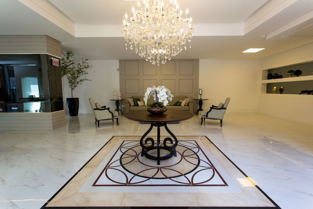 Apartamento de luxo Pronto na cidade de Balneário Camboriú/SC, no bairro Centro, com 4 Suítes e 3 Vagas de Garagem. Localização Privilegiada.