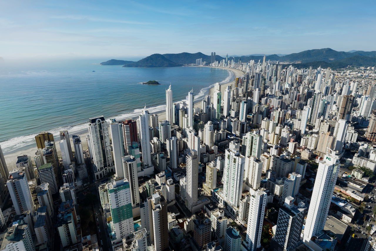 Imperdível oportunidade: Apartamento de luxo em Construção com 4 quartos e 4 suítes no Centro de Balneário Camboriú-SC!