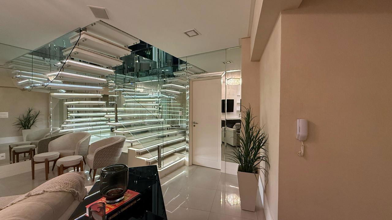 Apartamento Pronto Para morar em Balneário Camboriú/SC com 300m² área privativa sendo 4 suítes, 5 vagas de garagem, lazer completo