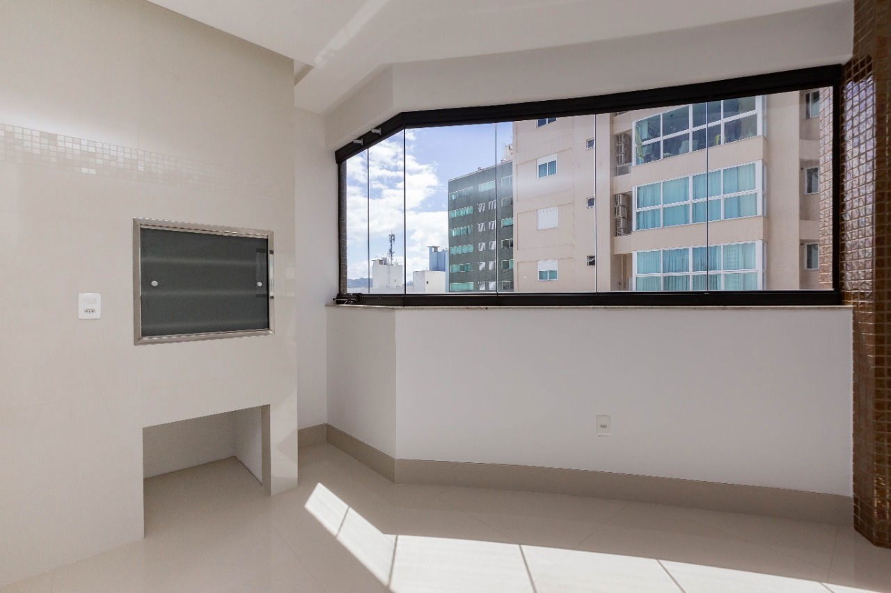 Apartamento de luxo Pronto na cidade de Balneário Camboriú/SC, no bairro Centro, com 4 Suítes e 3 Vagas de Garagem. Localização Privilegiada.