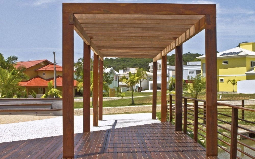 Casa pronta em balneário camboriú com 350m² de área privativ