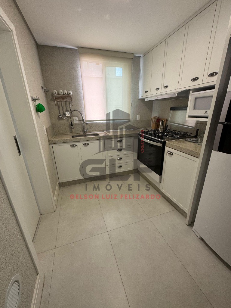 Apartamento de Alto Padrão na cidade de Itapema/SC, no bairro Meia Praia, com 4 Suítes sendo 01 máster com hidromassagem e 3 Vagas de Garagem.