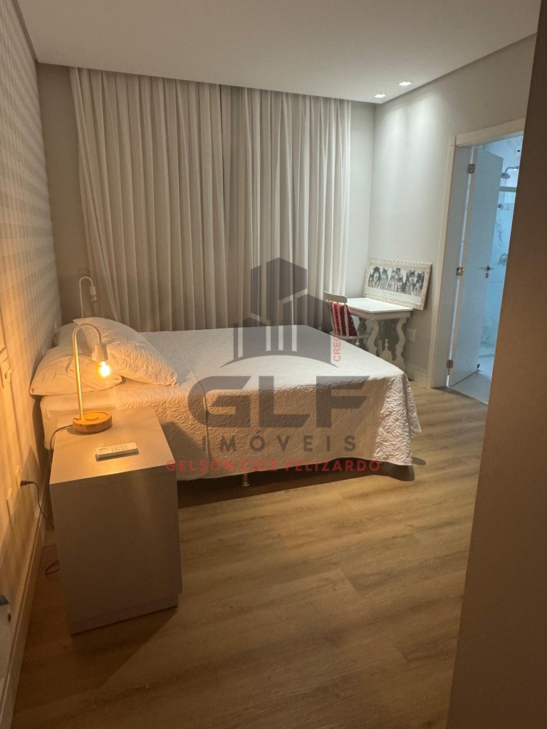 Apartamento de Alto Padrão na cidade de Itapema/SC, no bairro Meia Praia, com 4 Suítes sendo 01 máster com hidromassagem e 3 Vagas de Garagem.