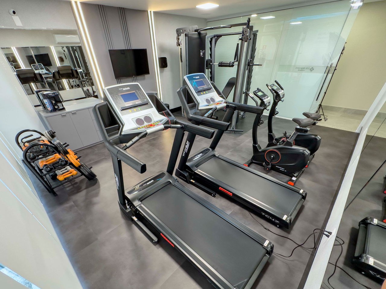 Apartamento de Luxo pronto no Centro de Balneário Camboriú-SC: 03 Quartos, 3 Suítes, 4 Banheiros, 3 Vagas, 135,60m².