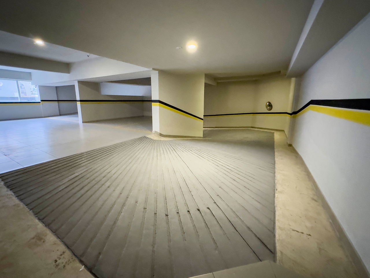 Apartamento de Luxo pronto no Centro de Balneário Camboriú-SC: 03 Quartos, 3 Suítes, 4 Banheiros, 3 Vagas, 135,60m².