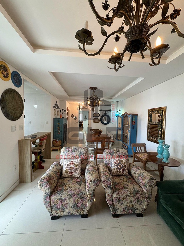 Apartamento de Alto Padrão na cidade de Itapema/SC, no bairro Meia Praia, com 3 Suítes e 2 Vagas de Garagem. Localização Privilegiada.