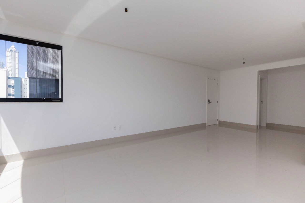 Apartamento de luxo Pronto na cidade de Balneário Camboriú/SC, no bairro Centro, com 4 Suítes e 3 Vagas de Garagem. Localização Privilegiada.