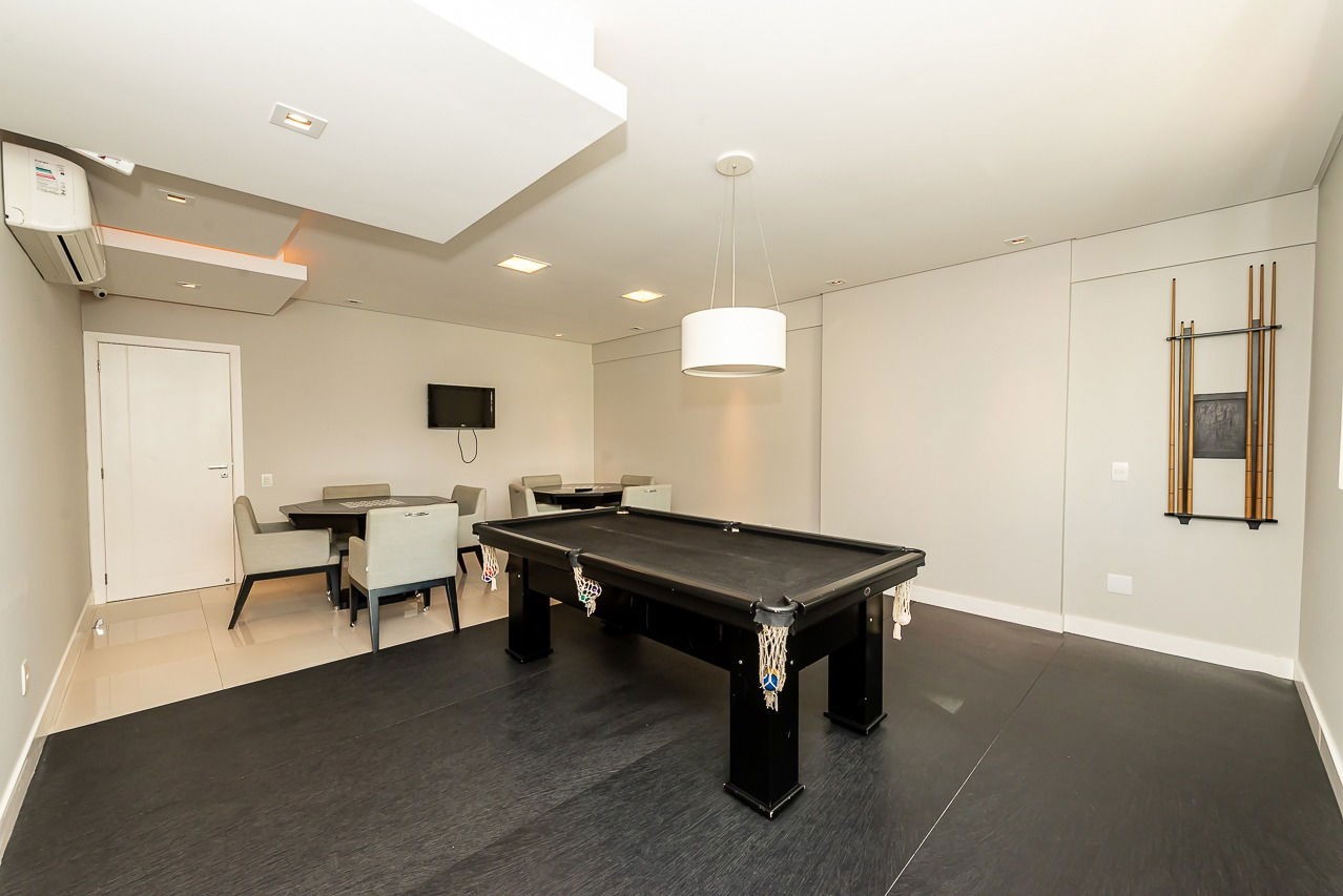 Sala comercial na cidade de Balneário Camboriú/SC no bairro Centro, com 109m² e 1 Vaga de Garagem.