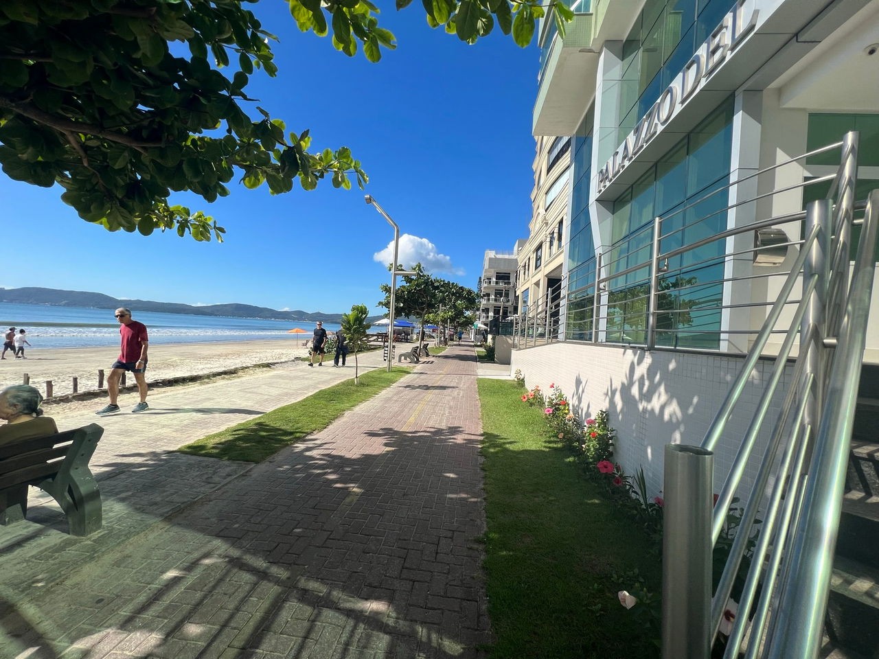 Apartamento Novo e Pronto para morar na cidade de Itapema/SC no bairro Morretes, com 2 Suítes e 1 Vaga de garagem, com Lazer Completo. Bem localizado.