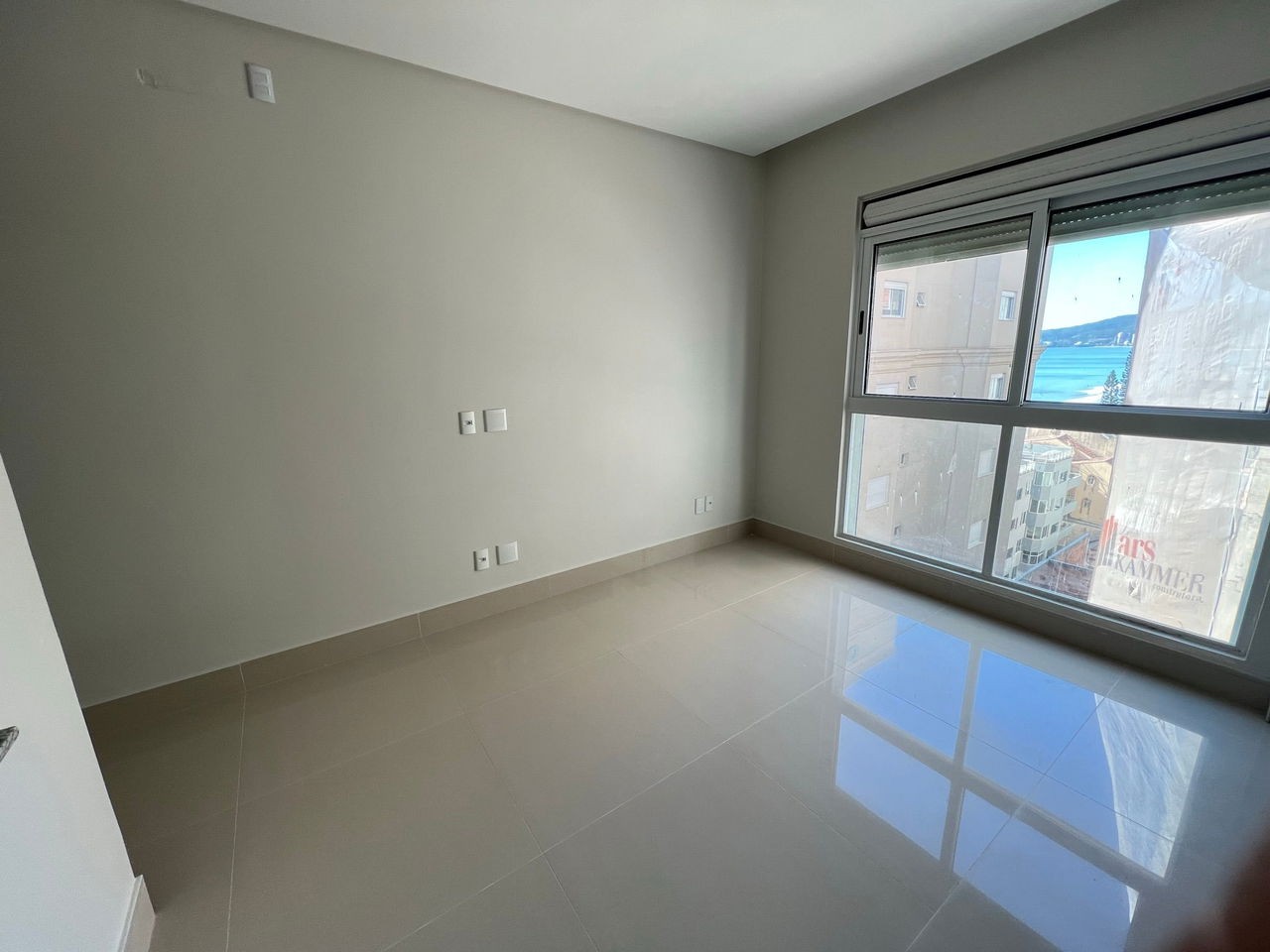Apartamento Novo e Pronto para morar na cidade de Itapema/SC no bairro Morretes, com 2 Suítes e 1 Vaga de garagem, com Lazer Completo. Bem localizado.