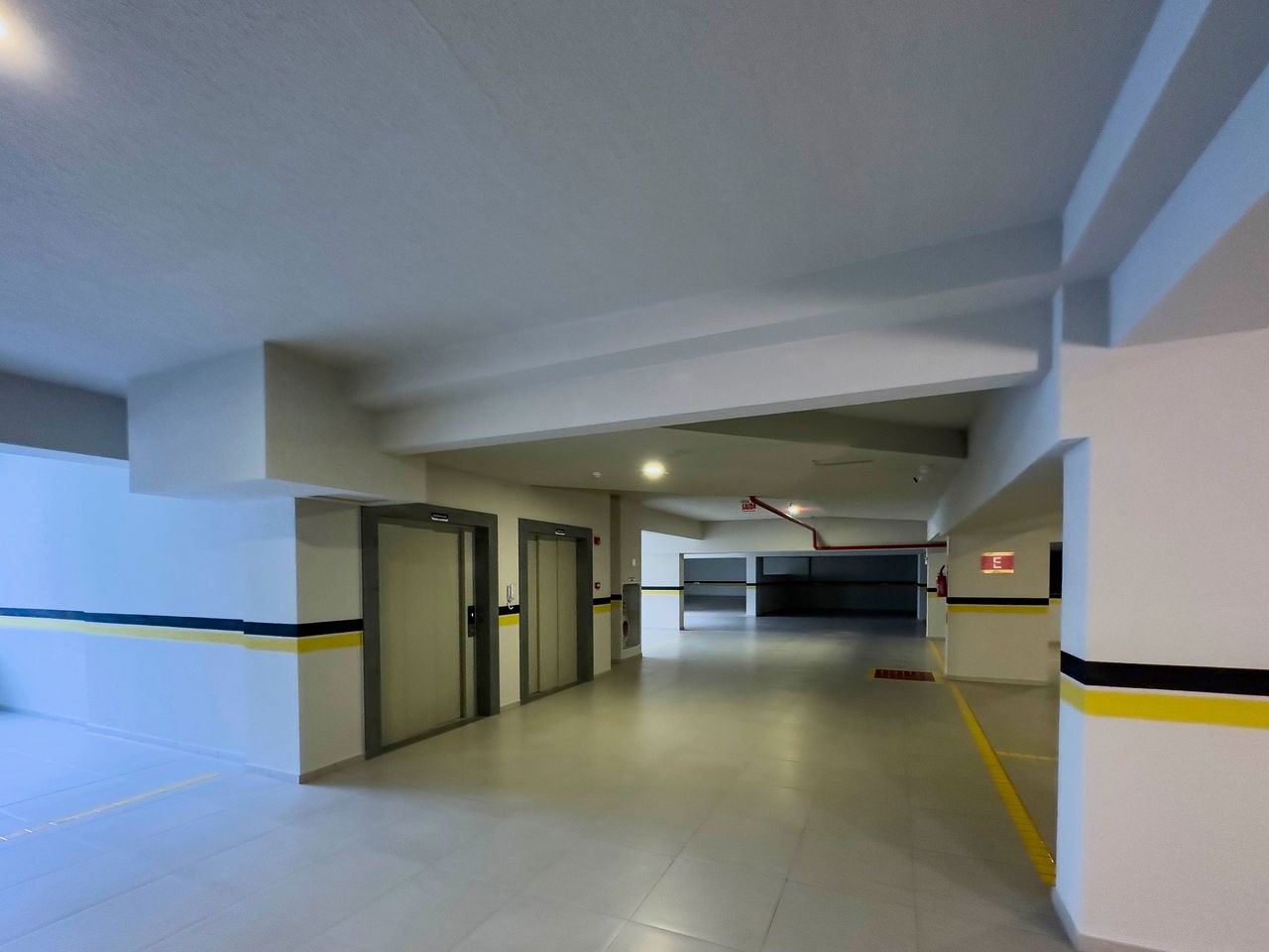 Apartamento de Luxo pronto no Centro de Balneário Camboriú-SC: 03 Quartos, 3 Suítes, 4 Banheiros, 3 Vagas, 135,60m².