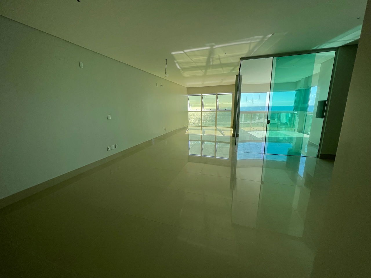 Apartamento Novo e Pronto para morar na cidade de Itapema/SC no bairro Morretes, com 2 Suítes e 1 Vaga de garagem, com Lazer Completo. Bem localizado.
