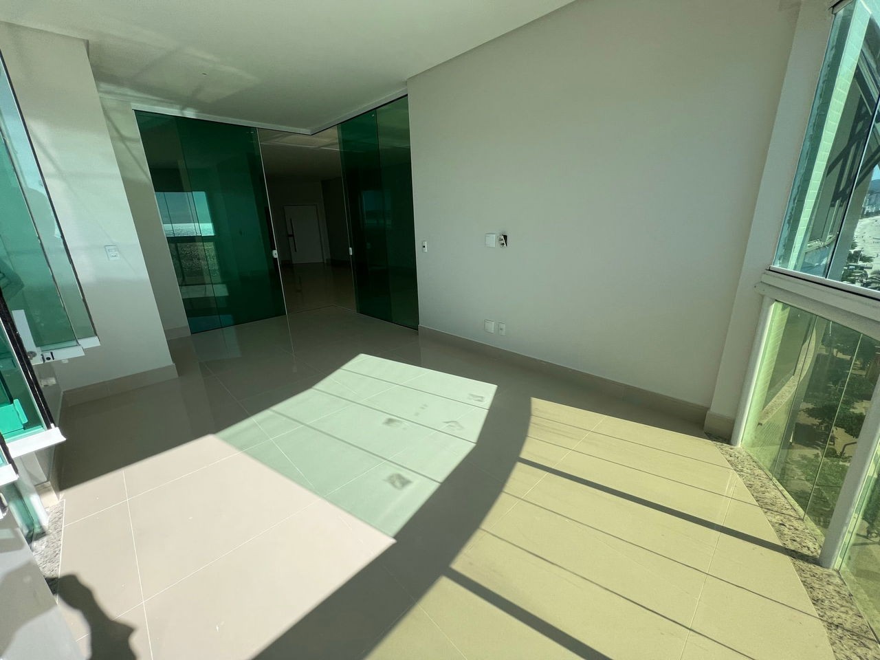Apartamento Novo e Pronto para morar na cidade de Itapema/SC no bairro Morretes, com 2 Suítes e 1 Vaga de garagem, com Lazer Completo. Bem localizado.
