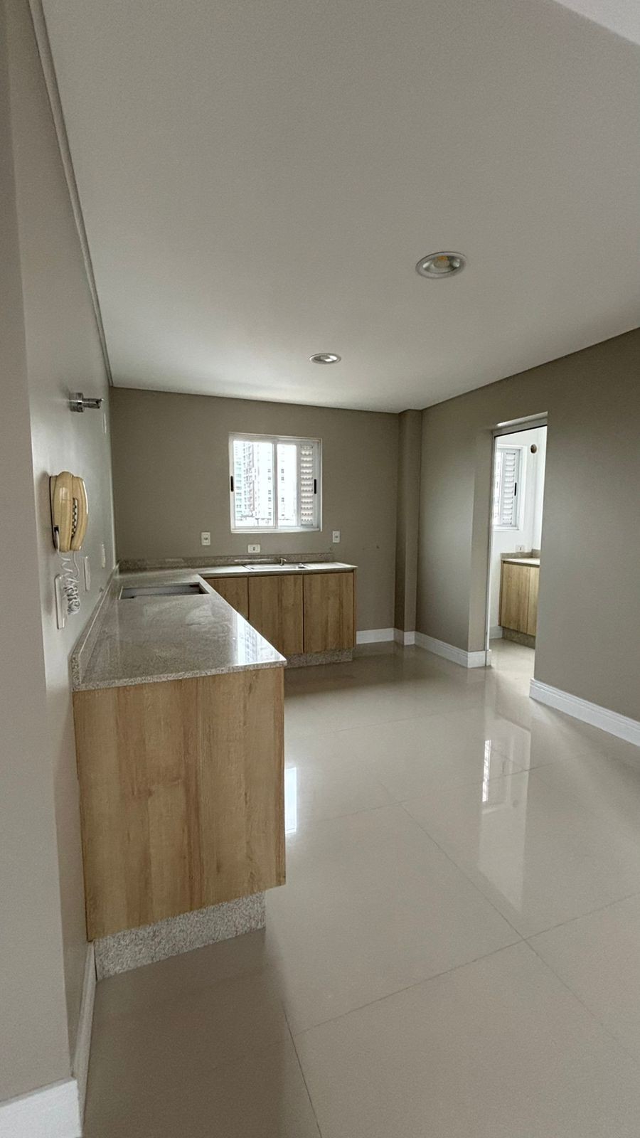 Apartamento Pronto para morar em Balneário Camboriú/SC com 160m² de área privativa sendo 3 suítes 3 vagas de garagem