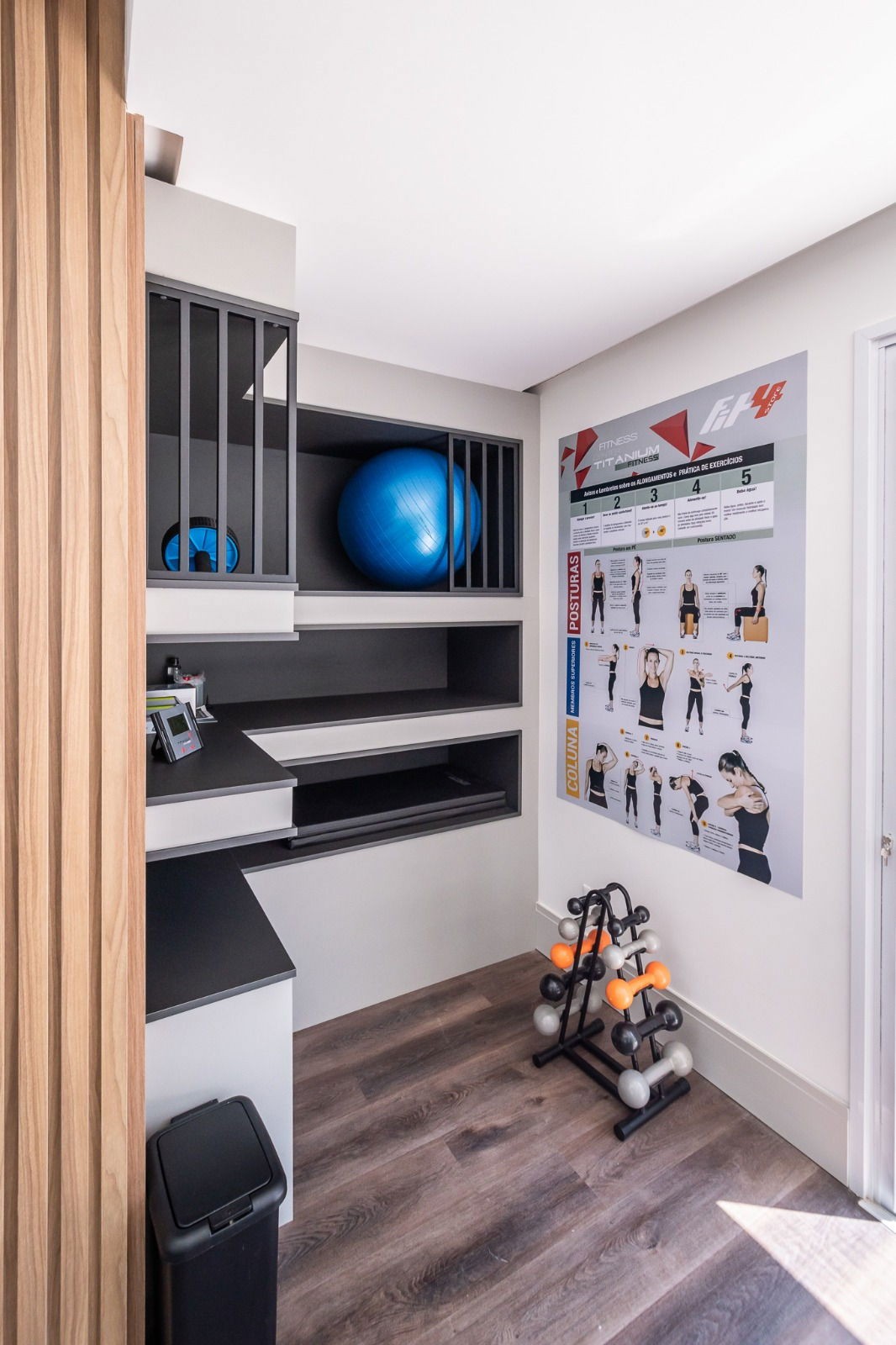 Apartamento de luxo pronto na cidade de Balneário Camboriú/SC, no bairro Centro, com 4 Suítes e 3 Vagas de Garagem. Localização Privilegiada.
