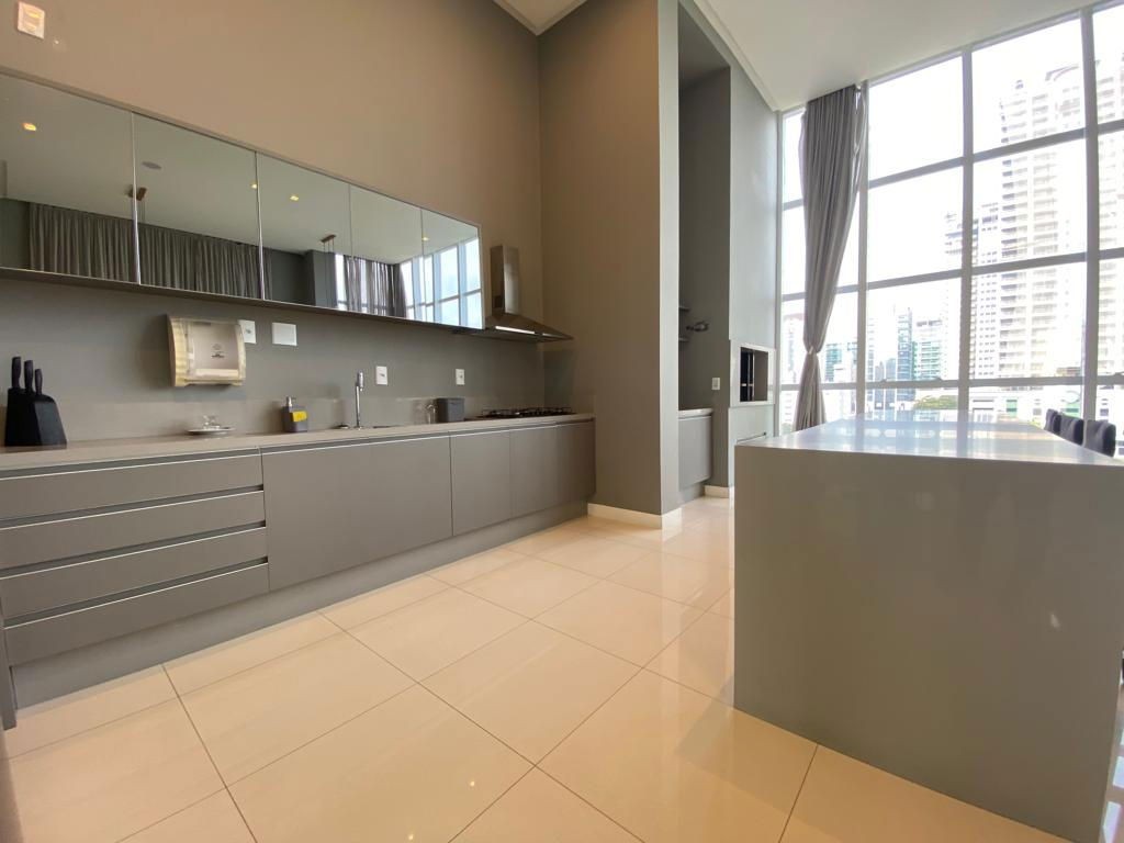 Apartamento Pronto em Itapema/SC bairro Meia Praia, com 142m² área privativa, não perca essa oportunidade