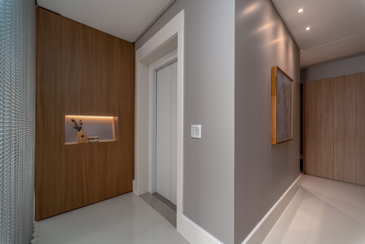 Luxuoso apartamento pronto à venda no Centro de Balneário Camboriú-SC: 4 quartos, 4 suítes, 4 banheiros, 4 vagas de garagem, 233m².