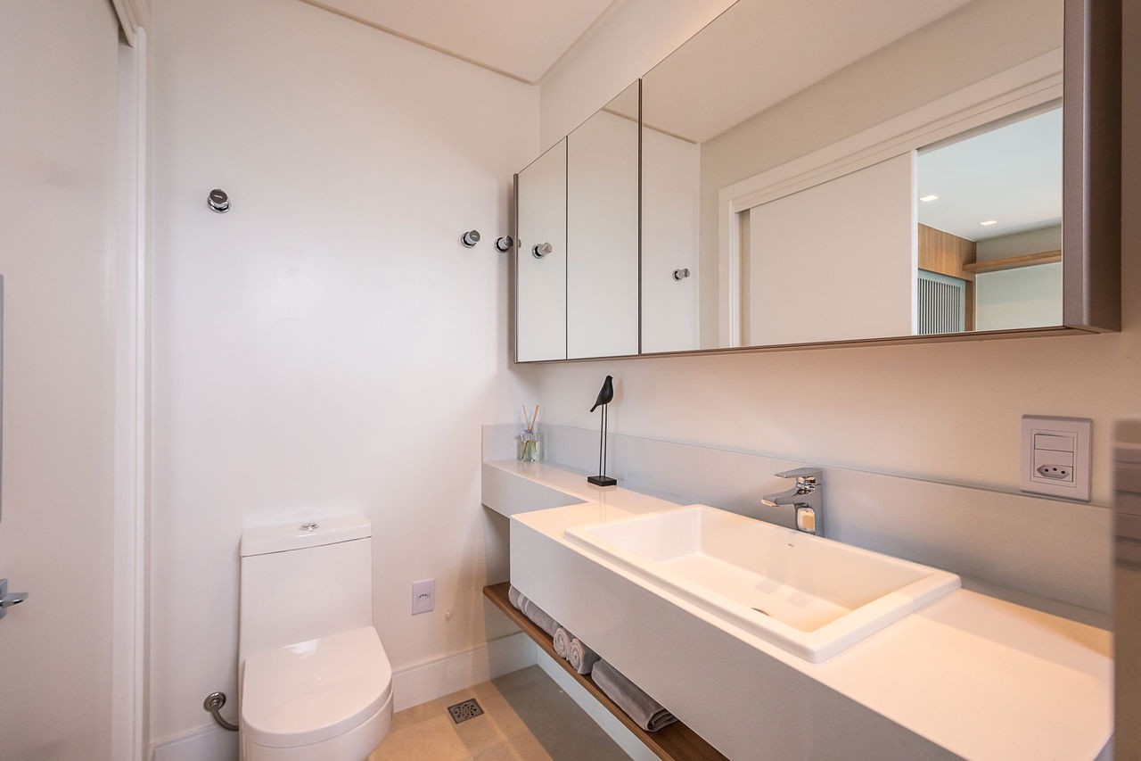 Imperdível apartamento Pronto à venda em Itajaí-SC, no bairro Fazenda: 3 quartos, 3 suítes, 5 banheiros, 5 vagas de garagem, 328,96 m²!