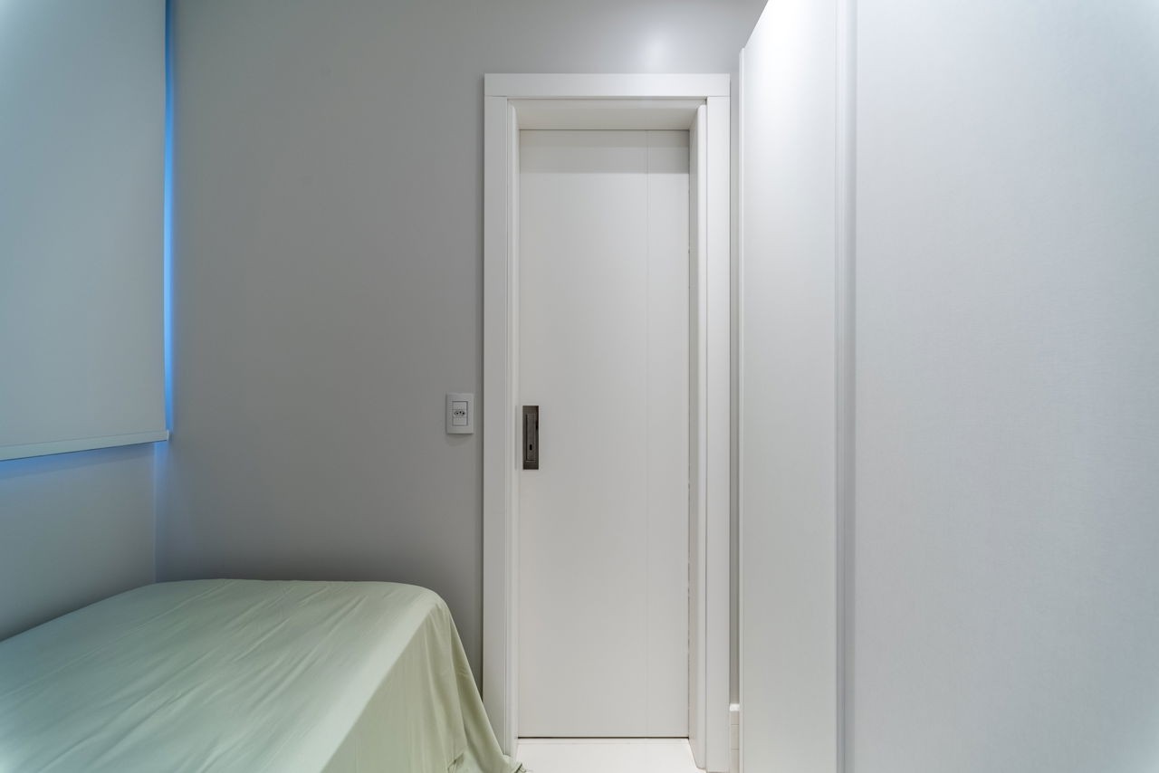 Apartamento de Luxo pronto à Venda no Centro de Balneário Camboriú-SC: 4 Quartos, 4 Suítes, 5 Banheiros, 4 Vagas de Garagem, 237m² de Área