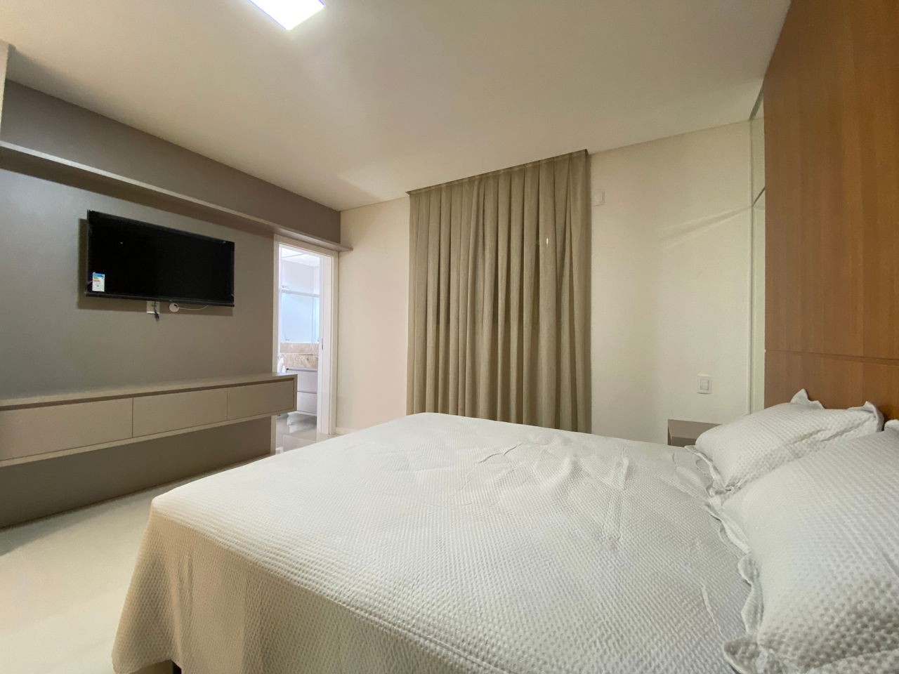 Apartamento Pronto em Itapema/SC bairro Meia Praia, com 142m² área privativa, não perca essa oportunidade