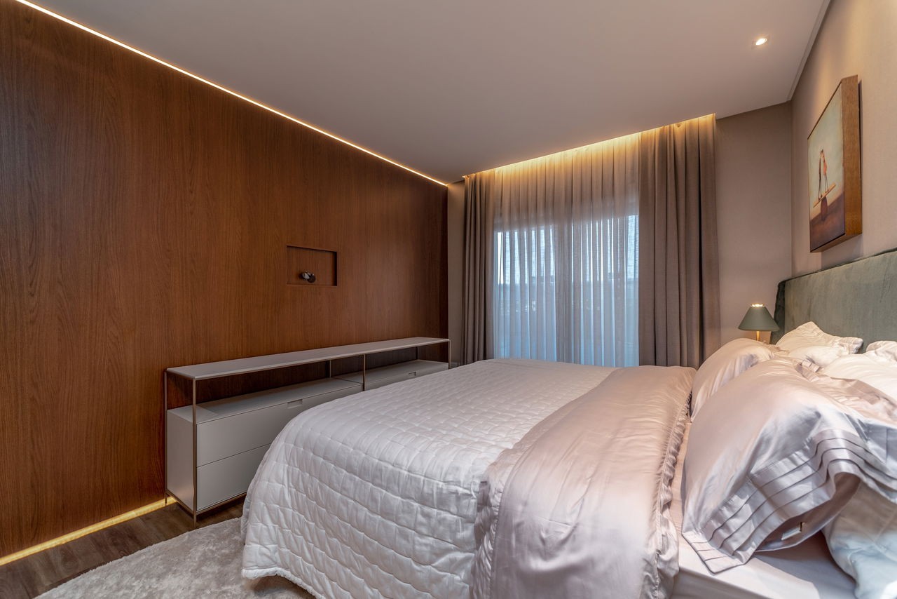 Apartamento de Luxo pronto à Venda no Centro de Balneário Camboriú-SC: 4 Quartos, 4 Suítes, 5 Banheiros, 4 Vagas de Garagem, 237m² de Área