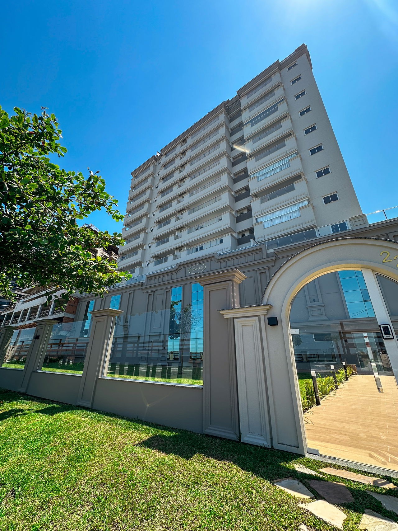 Apartamento Pronto para morar em Itapema/SC bairro Morretes, com 182,25m² área privativa sendo 4 suítes, 3 vagas de garagem, área de lazer completa