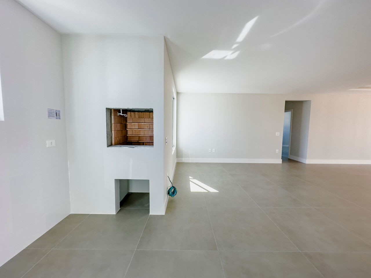 Apartamento de Luxo pronto no Centro de Balneário Camboriú-SC: 03 Quartos, 3 Suítes, 4 Banheiros, 3 Vagas, 135,60m².