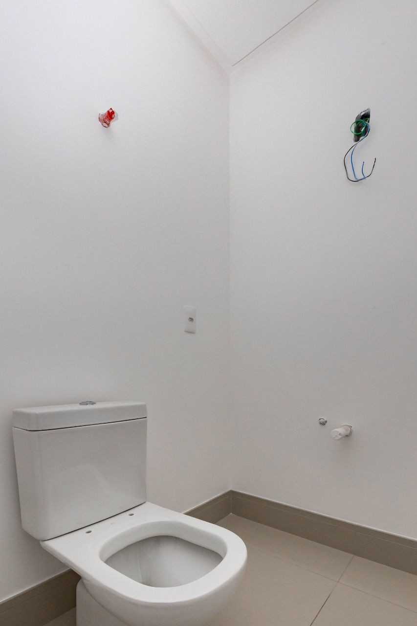 Apartamento de luxo Pronto na cidade de Balneário Camboriú/SC, no bairro Centro, com 4 Suítes e 3 Vagas de Garagem. Localização Privilegiada.