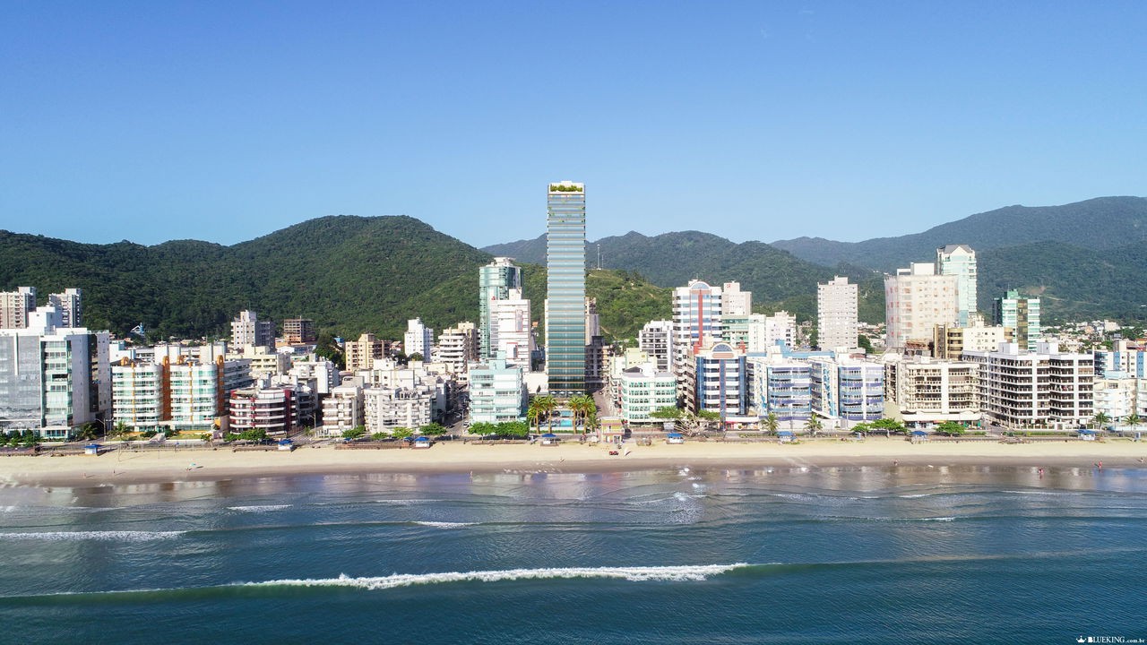 Apartamento de Luxo em Construção no Centro de Itapema-SC: 4 Quartos, 4 Suítes, 1 Banheiro, 3 Vagas de Garagem, 229,31 m² de Área