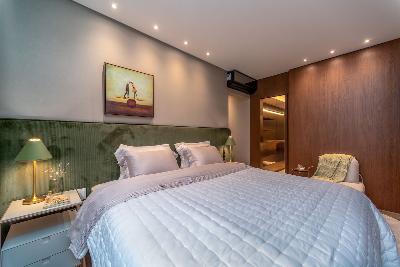 Apartamento de Luxo pronto à Venda no Centro de Balneário Camboriú-SC: 4 Quartos, 4 Suítes, 5 Banheiros, 4 Vagas de Garagem, 237m² de Área