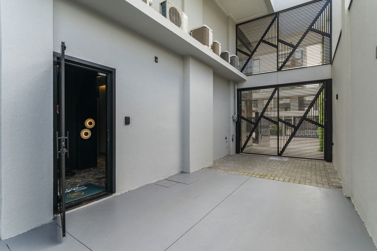 Apartamento Pronto para morar em Bombinhas/SC com 97m² área privativa sendo 2 suítes, 1 vaga de garagem,