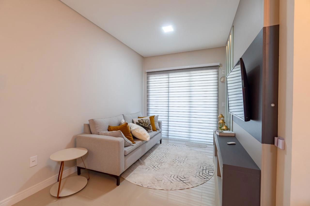 Apartamento Pronto à venda em Bombinhas-SC, Canto Grande: 1 quarto, 1 suíte, 1 banheiro, 1 vaga - 70m². Aproveite!