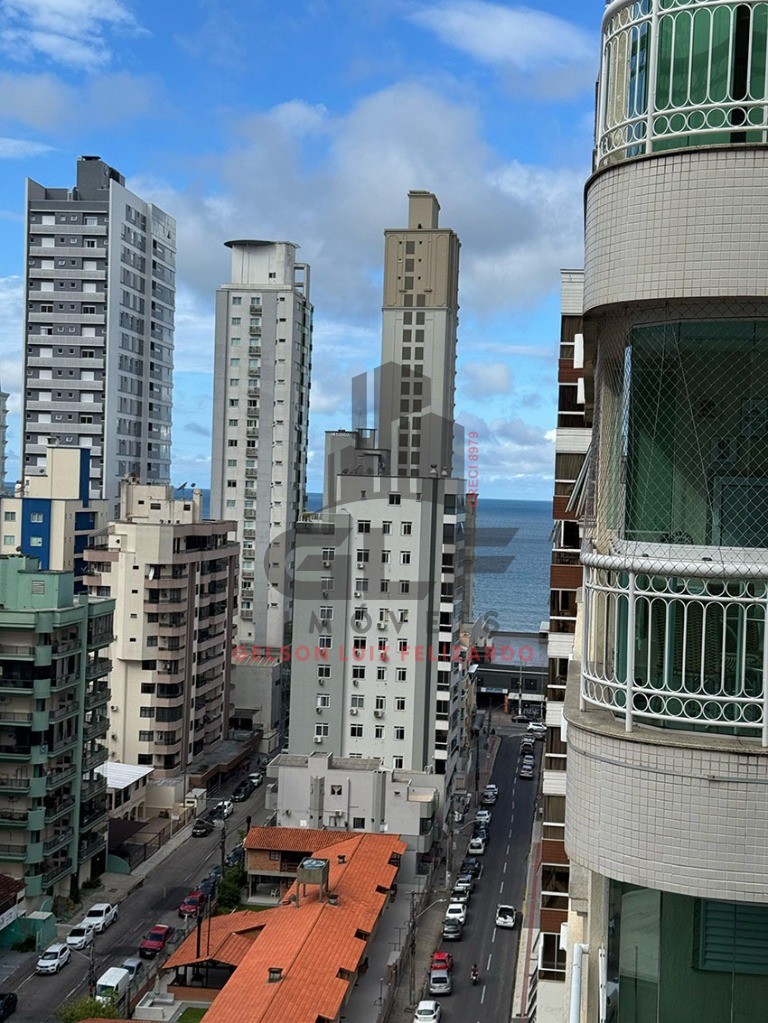 Apartamento de Alto Padrão na cidade de Itapema/SC, no bairro Meia Praia, com 3 Suítes e 2 Vagas de Garagem. Localização Privilegiada.