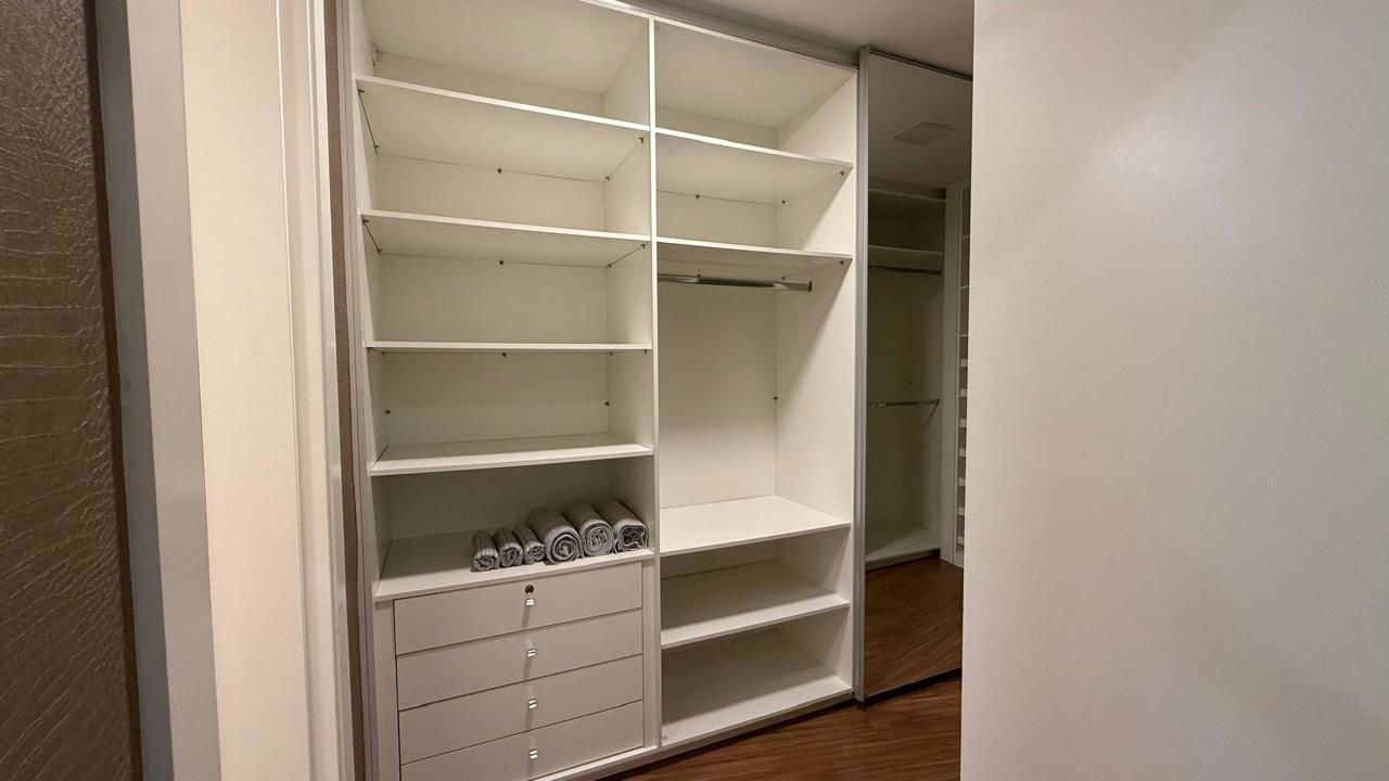 Apartamento Pronto Para morar em Balneário Camboriú/SC com 300m² área privativa sendo 4 suítes, 5 vagas de garagem, lazer completo