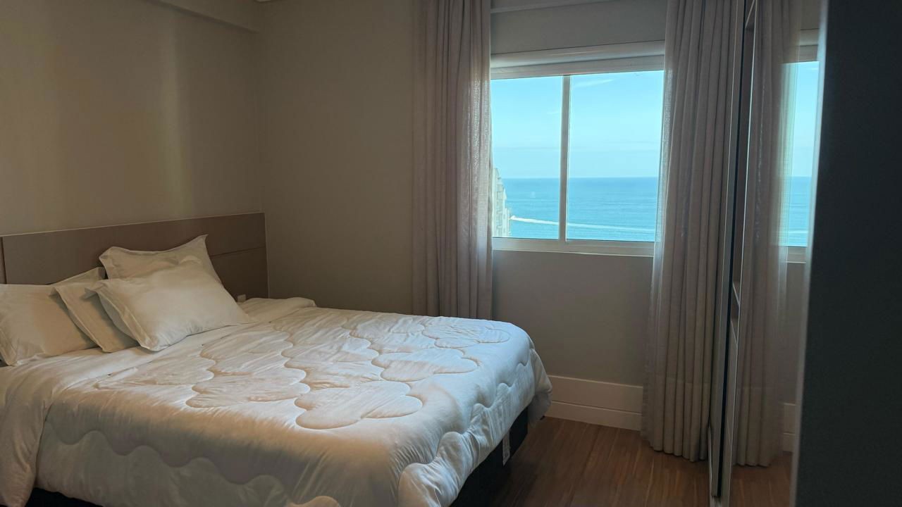 Apartamento Pronto Para morar em Balneário Camboriú/SC com 300m² área privativa sendo 4 suítes, 5 vagas de garagem, lazer completo