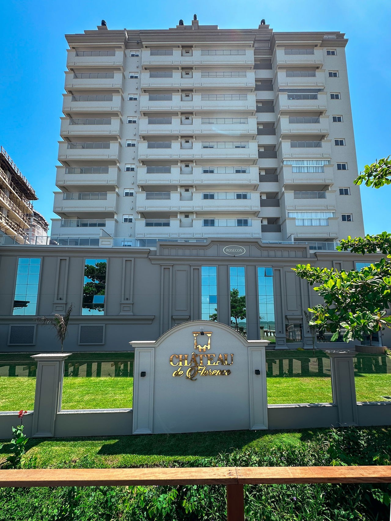 Apartamento Pronto para morar em Itapema/SC com 163m² área privativa sendo 3 suítes, 3 vagas de garagem