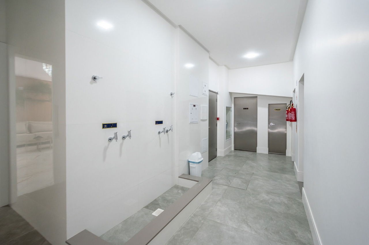 Apartamento de luxo pronto na cidade de Balneário Camboriú/SC, no bairro Centro, com 4 Suítes e 3 Vagas de Garagem. Localização Privilegiada.