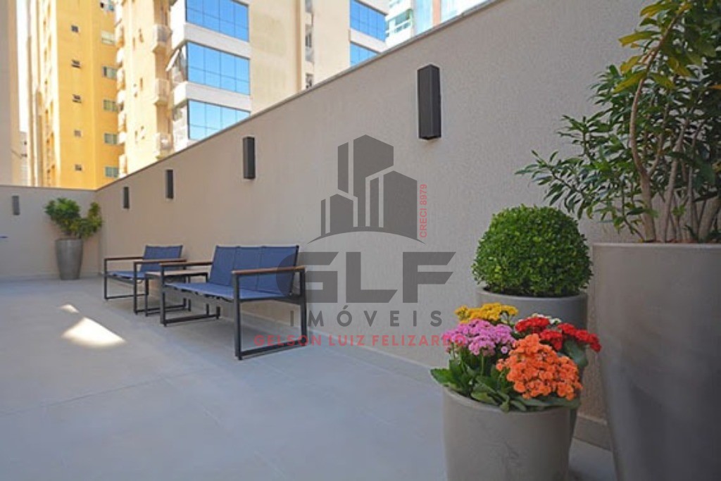 Apartamento de Alto Padrão na cidade de Itapema/SC, no bairro Meia Praia, com 3 Suítes e 2 Vagas de Garagem. Localização Privilegiada.