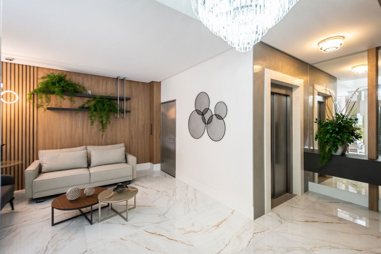 Apartamento de luxo pronto na cidade de Balneário Camboriú/SC, no bairro Centro, com 4 Suítes e 3 Vagas de Garagem. Localização Privilegiada.